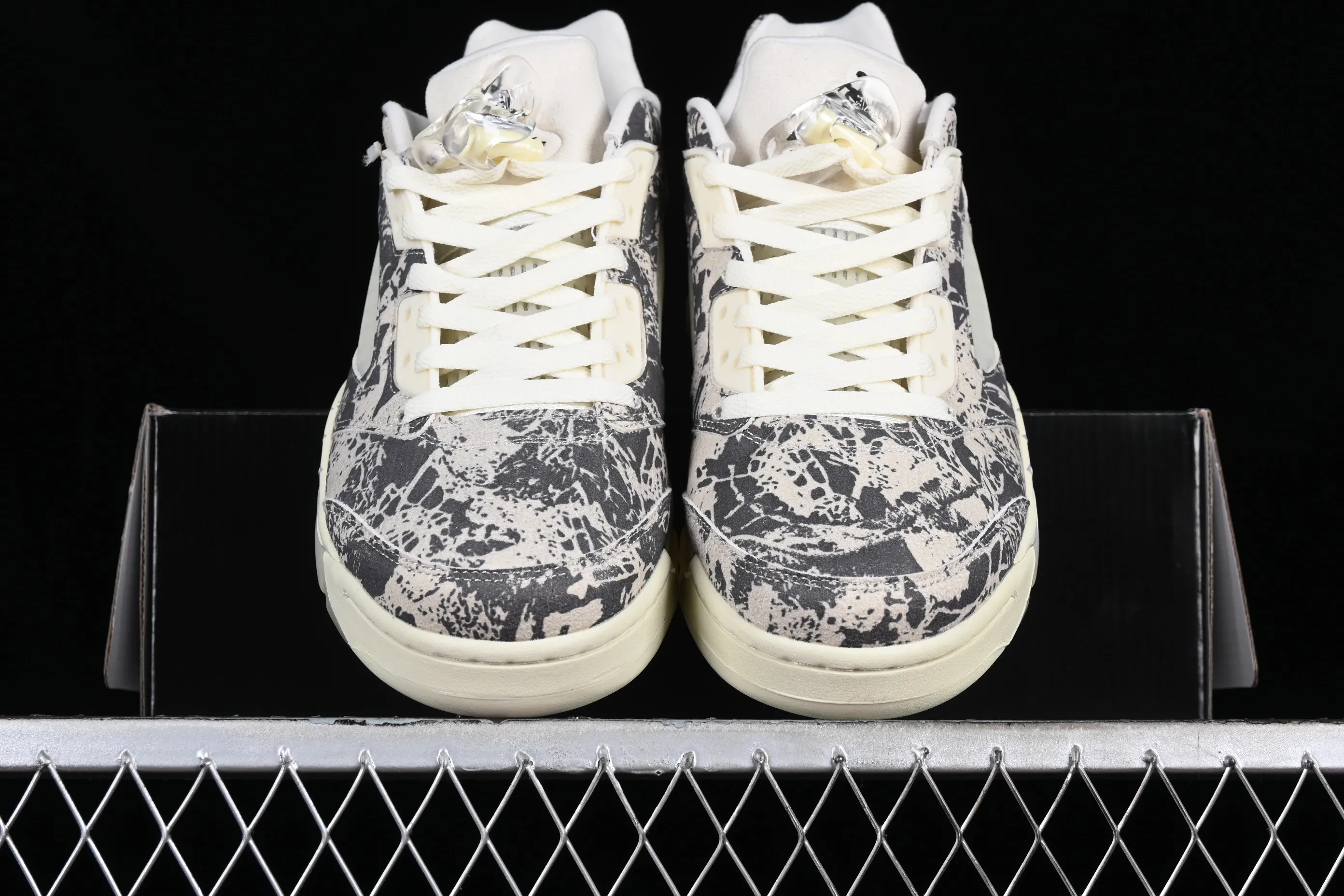 All categories Air Jordan Jordan series basketball shoes Air Jordan 5 Air Jordan 5 Low "Expression" AJ5 Joe 5 suede white low-top basketball shoes DA8016-100